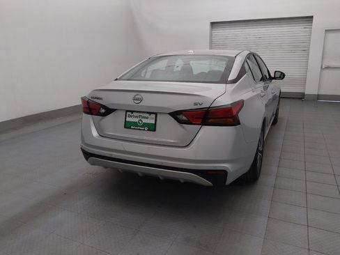 Used 2024 Nissan Altima 2.5 SV image 7