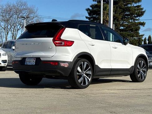 Used 2021 Volvo XC40 P8 Recharge w/ Advanced Package image 3
