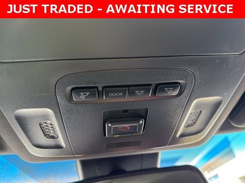 Used 2021 Toyota Avalon XLE image 17