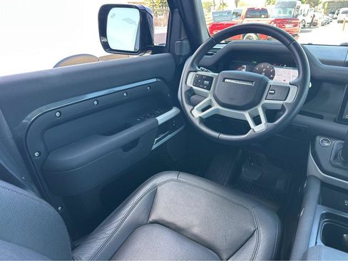 Used 2023 Land Rover Defender 110 SE AWD/4WD image 19