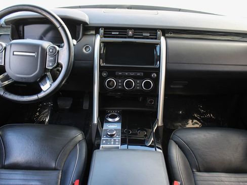 Used 2018 Land Rover Discovery HSE Luxury AWD/4WD image 11