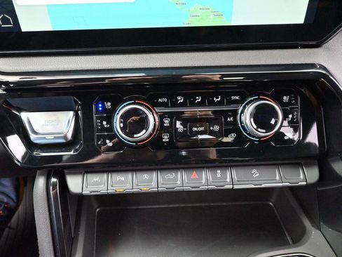 Used 2025 GMC Sierra 1500 AT4 w/ AT4 Premium Package image 25