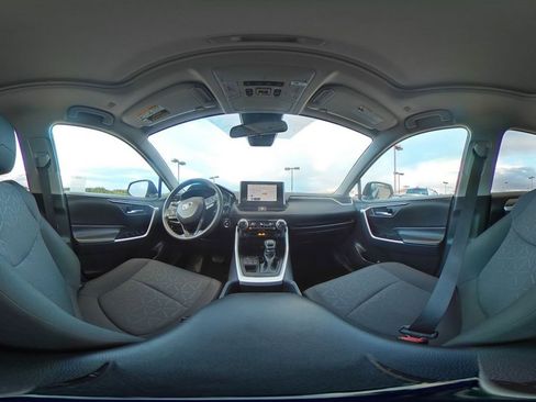 Used 2025 Toyota RAV4 XLE image 43