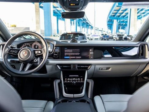 Certified 2025 Porsche Cayenne Coupe image 46