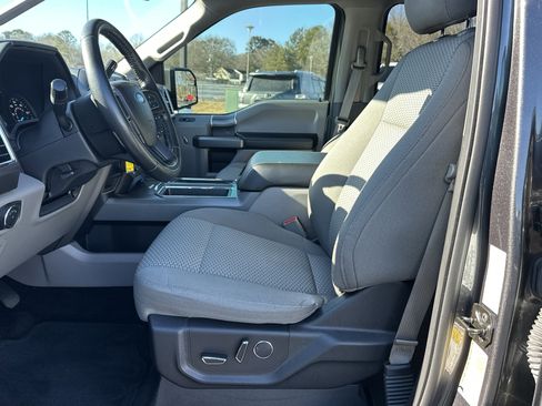 Used 2017 Ford F150 XLT w/ Equipment Group 302A Luxury image 9