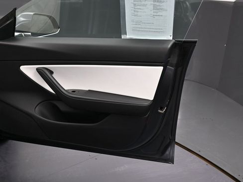 Used 2018 Tesla Model 3 Long Range image 37