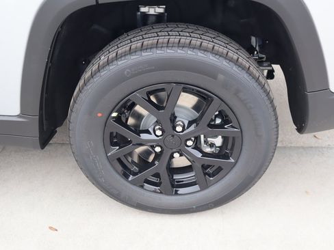 New 2025 Jeep Grand Cherokee L Altitude image 20