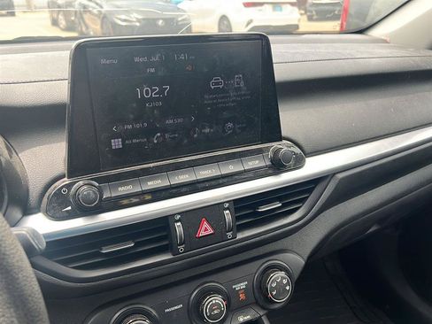 Used 2023 Kia Forte LXS w/ LXS Technology Package FWD image 3