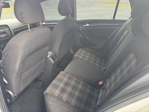 Used 2017 Volkswagen GTI SE image 4