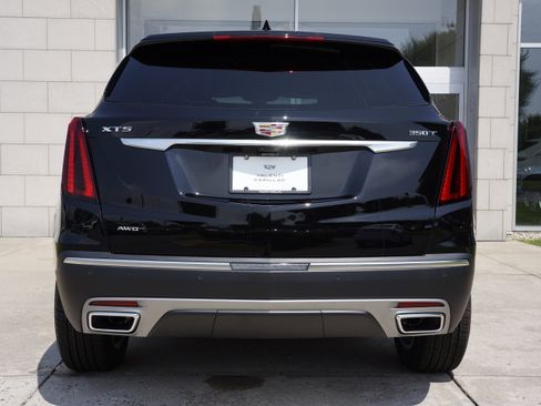 Used 2025 Cadillac XT5 Premium Luxury w/ Technology Package image 7