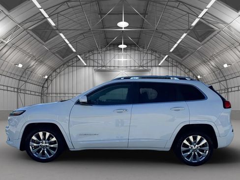 Used 2016 Jeep Cherokee Overland FWD image 3