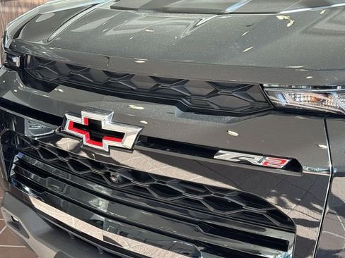 Used 2025 Chevrolet Colorado ZR2 w/ Technology Package image 28