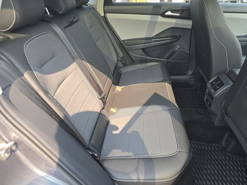 Certified 2023 Volkswagen Taos SE w/ Panoramic Sunroof Package FWD image 16