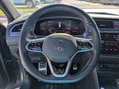 Used 2024 Volkswagen Tiguan SE R-Line AWD/4WD image 20
