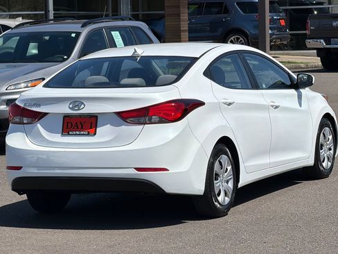 Used 2016 Hyundai Elantra SE FWD image 5