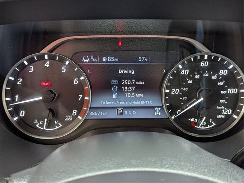 Used 2021 Nissan Titan Platinum Reserve w/ Moonroof Package image 31