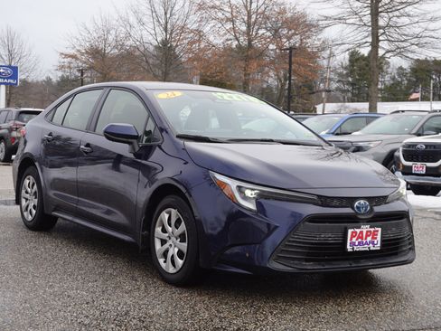 Used 2024 Toyota Corolla LE image 3