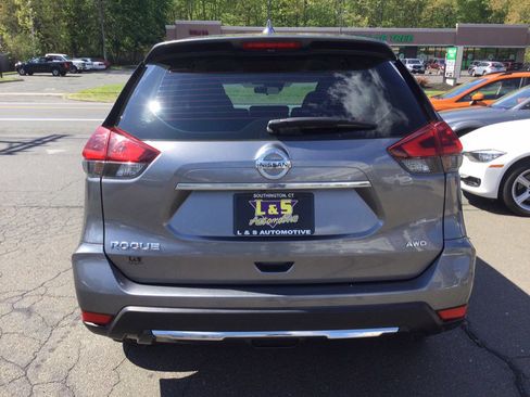 Used 2019 Nissan Rogue S AWD/4WD image 9