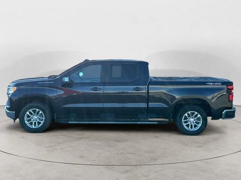 Used 2022 Chevrolet Silverado 1500 LT AWD/4WD image 2