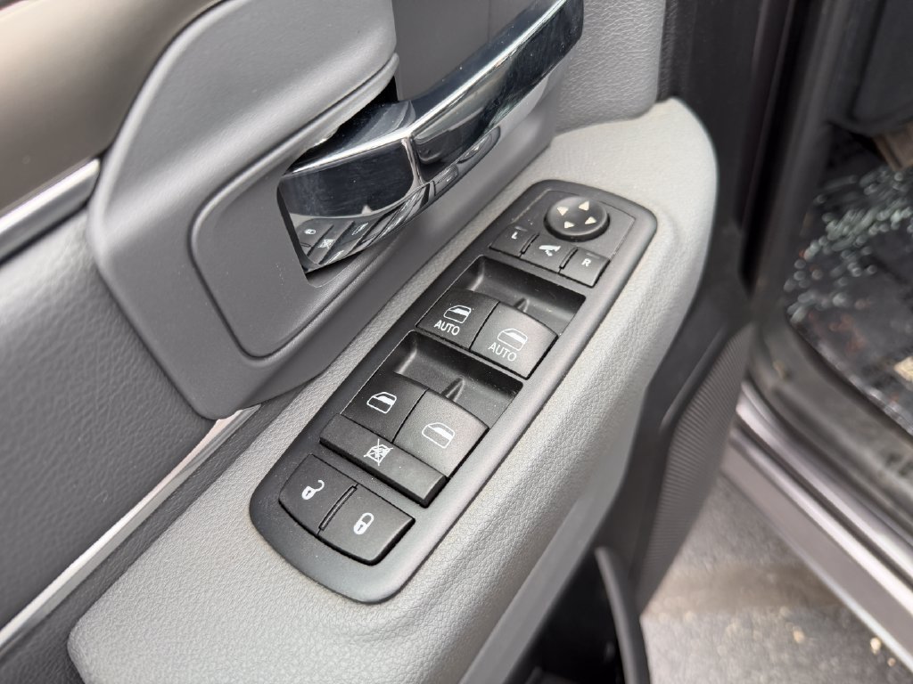 Used 2017 RAM 1500 Big Horn AWD/4WD image 19
