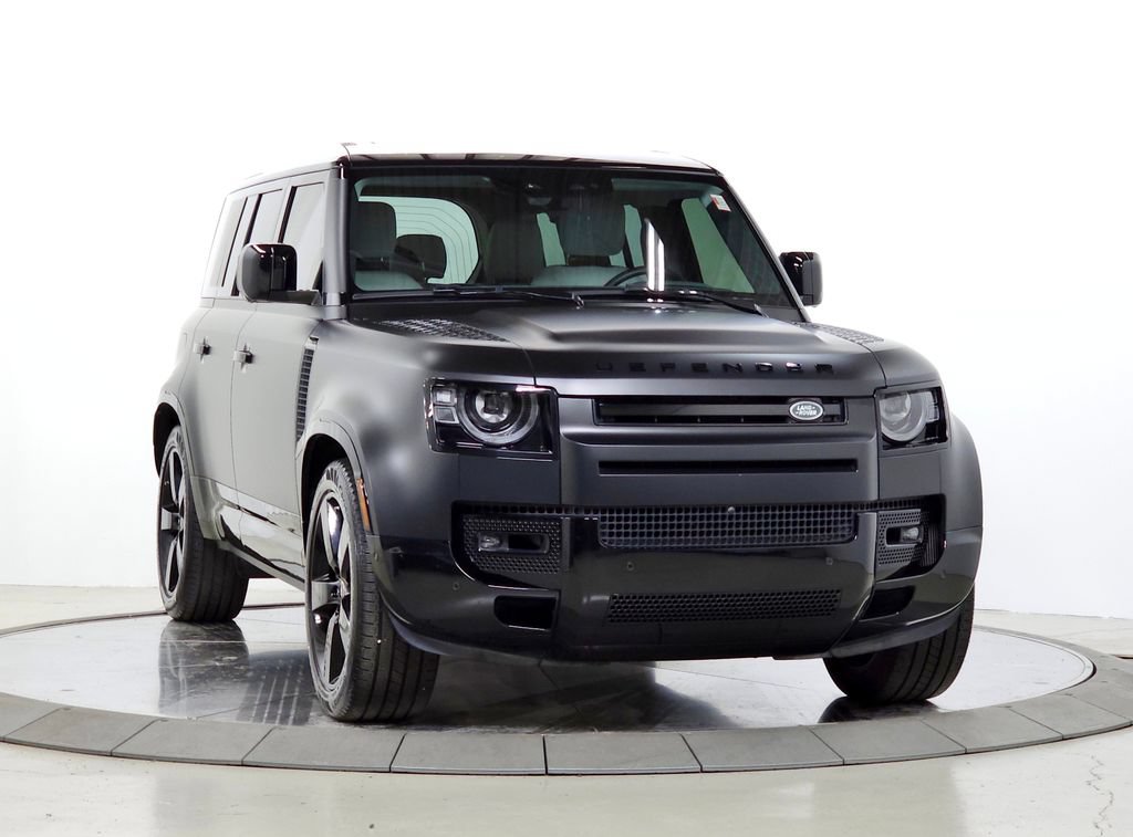 Used 2025 Land Rover Defender 110 X-Dynamic SE AWD/4WD image 1