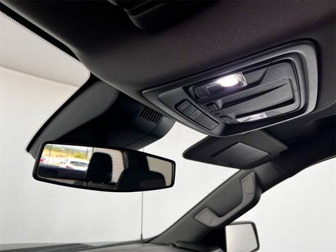 Used 2025 Chevrolet Silverado 1500 LT image 23