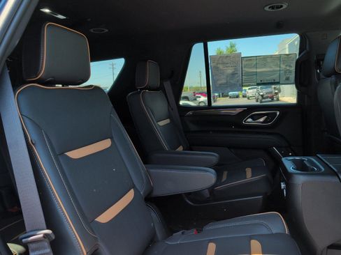 Used 2024 GMC Yukon AT4 AWD/4WD image 38