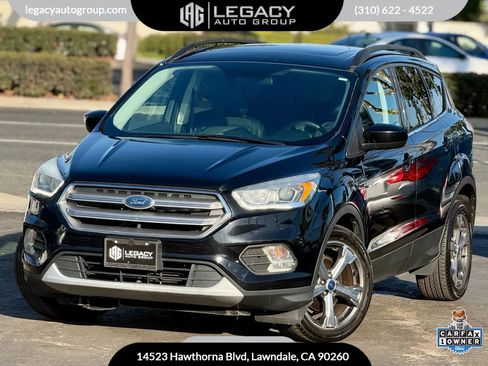 Used 2017 Ford Escape SE w/ SE Leather Comfort Package image 1