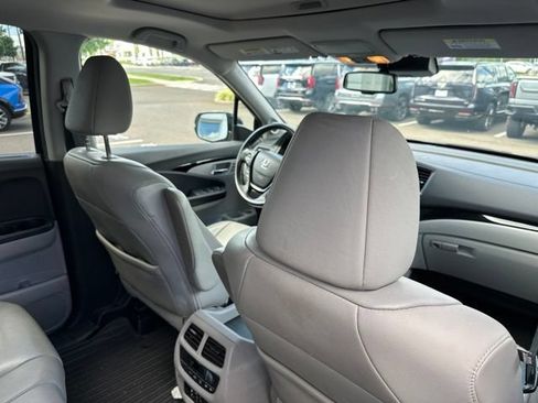 Used 2016 Honda Pilot Touring image 18
