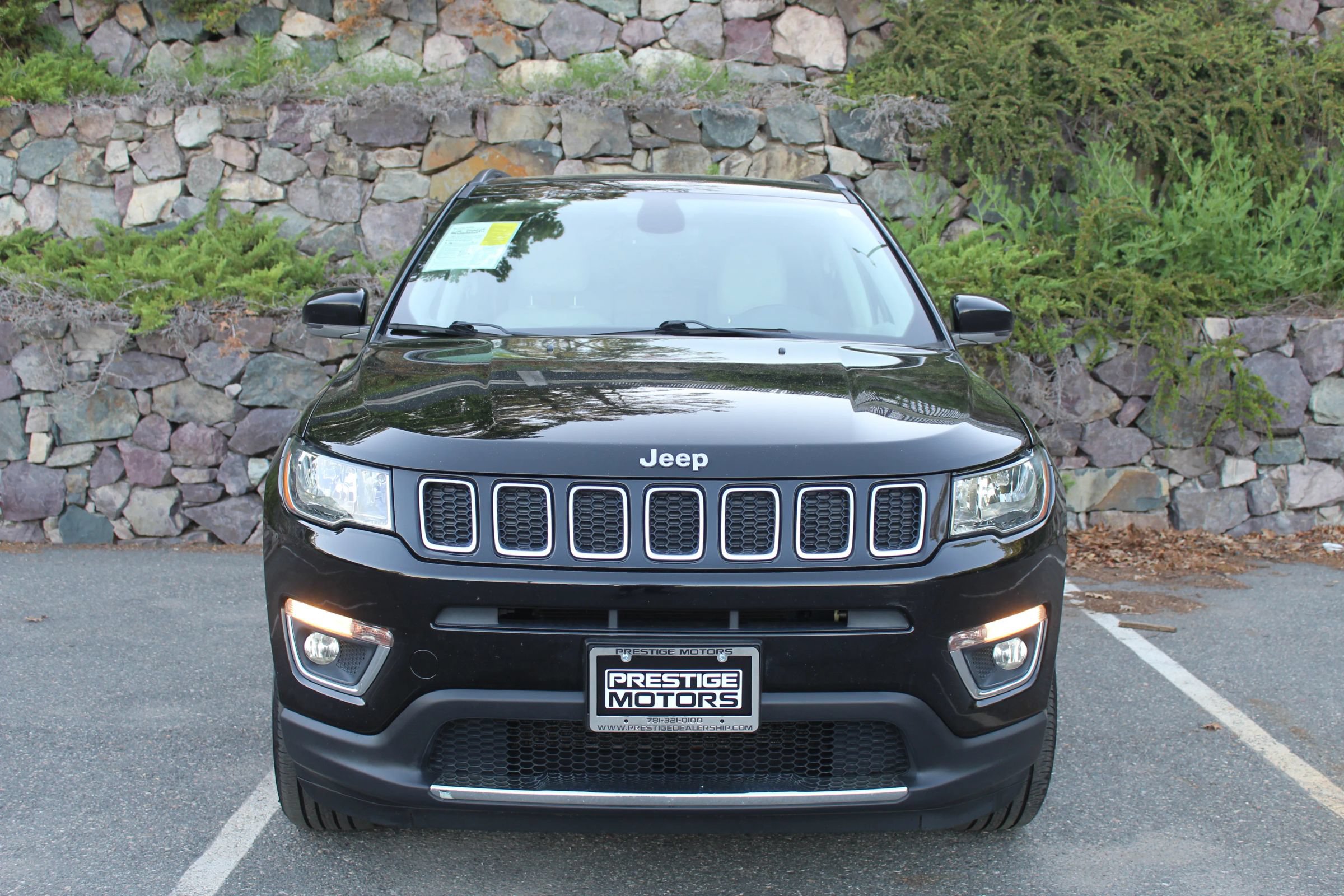 Used 2018 Jeep Compass Limited w/ Navigation Group AWD/4WD image 3