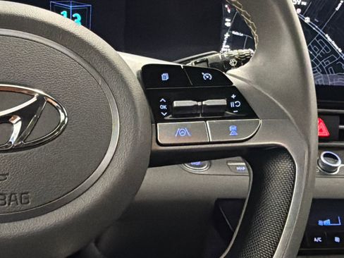 Used 2023 Hyundai Elantra SEL w/ Convenience Package FWD image 18