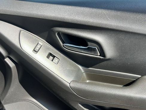 Used 2020 Chevrolet Trax LS FWD image 9