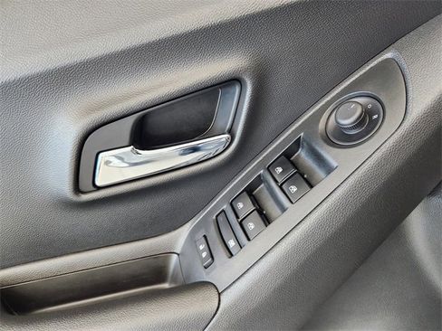 Used 2020 Chevrolet Trax LT image 13