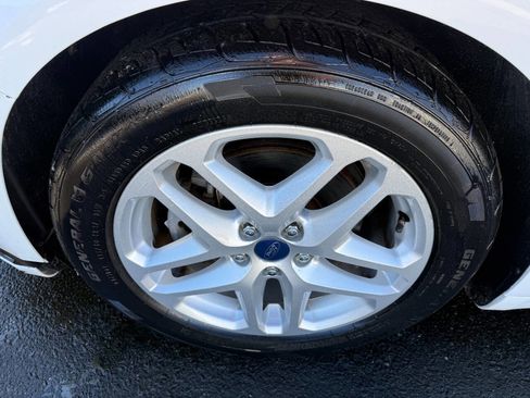 Used 2015 Ford Fusion SE image 9