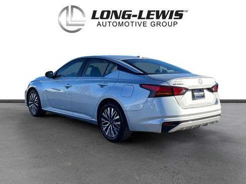 Used 2024 Nissan Altima 2.5 SV image 4