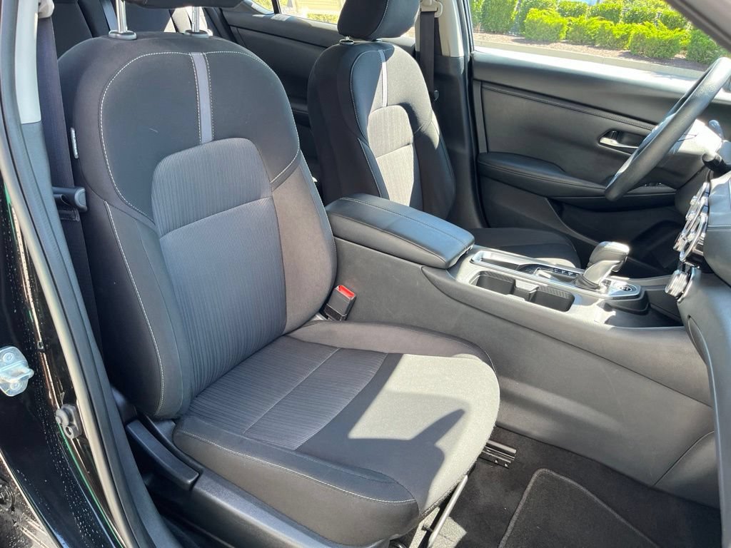 Used 2025 Nissan Sentra SV FWD image 28