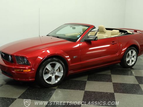 Used 2006 Ford Mustang GT RWD image 6