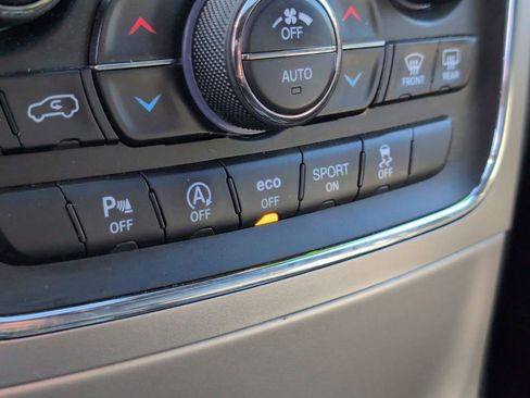 Used 2018 Jeep Grand Cherokee Altitude image 17