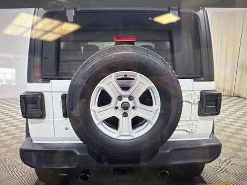 Used 2020 Jeep Wrangler Sport AWD/4WD image 5