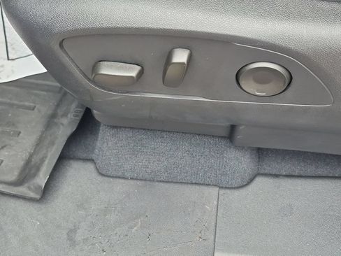 Used 2026 Chevrolet Silverado EV LT AWD/4WD image 34
