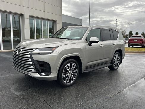 New 2026 Lexus LX 700h Luxury image 2