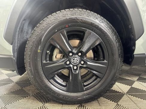 Used 2019 Toyota RAV4 XLE AWD/4WD image 10