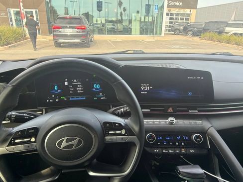 Used 2024 Hyundai Elantra Limited FWD image 6