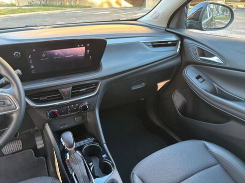 Used 2025 Buick Encore GX Preferred image 29