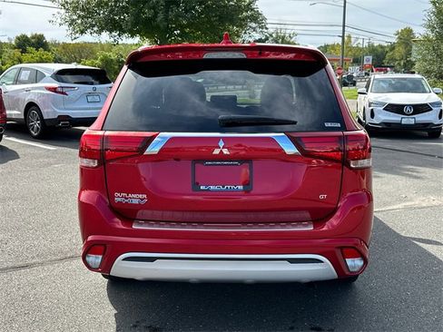 Used 2022 Mitsubishi Outlander GT image 3