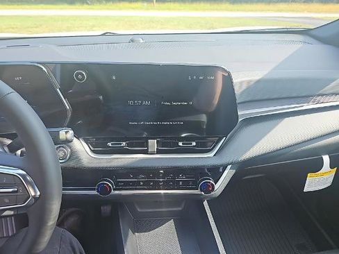 New 2026 Chevrolet Equinox LT w/ Convenience Package II image 14