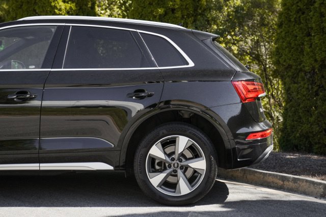 Used 2023 Audi Q5 2.0T Premium Plus w/ Premium Plus Package AWD/4WD image 6