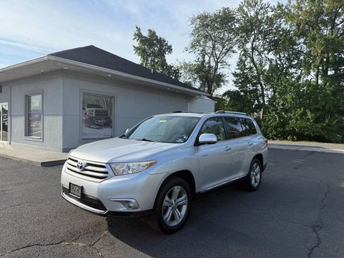 Used 2013 Toyota Highlander Limited image 4