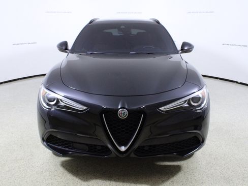Used 2022 Alfa Romeo Stelvio Ti AWD/4WD image 2