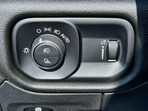 Used 2022 RAM 1500 Big Horn AWD/4WD image 16